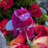 Image 1 of Cupids Arrow Staglett
