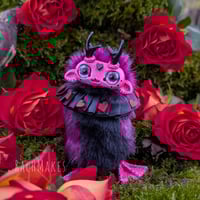 Image 3 of Rebel Heart Ruffle Staglett 