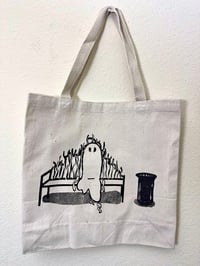 Waiting Tote