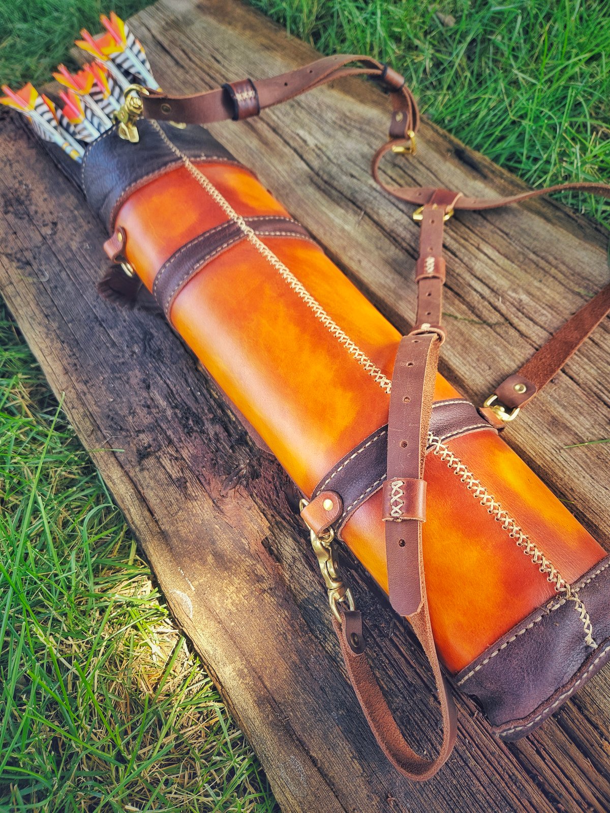 Leather back quiver | Red J Leatherwork
