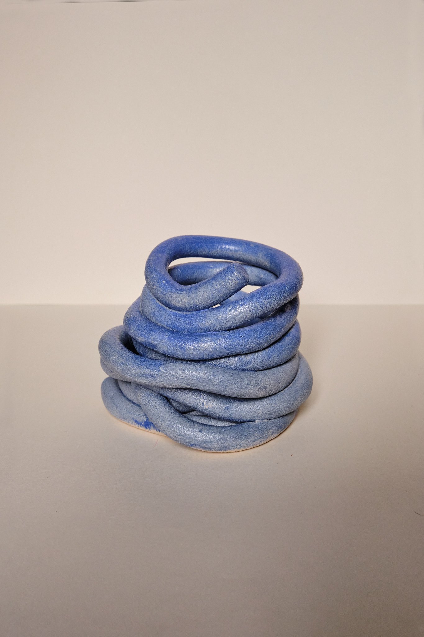 Image of Escultura Sabi de cerámica Azul