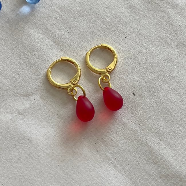 raindrop gold huggie hoop earrings