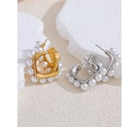 Image 3 of Precious Pearl Regal Earrings 