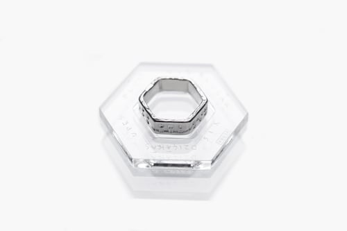 Image of Silver MAXI hexagon ring with inscription in Latin