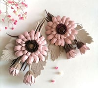 Image 1 of Brooch Gerbera pink