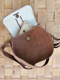 Image 2 of Brunette - Saddle Bag