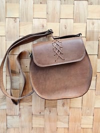 Image 1 of Brunette - Saddle Bag