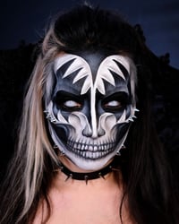 Kiss Skull