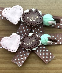 Image 4 of Minty Kitty Biscuit hairclip
