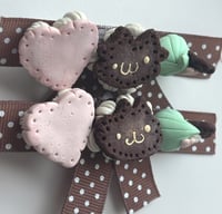 Image 1 of Minty Kitty Biscuit hairclip
