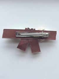 Image 3 of Minty Kitty Biscuit hairclip