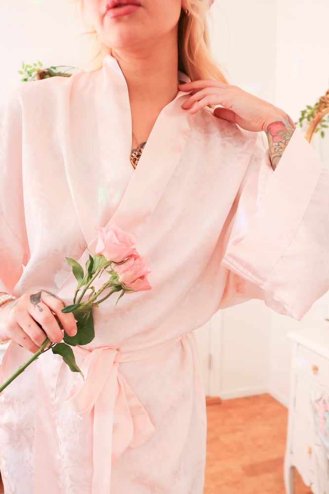 Image of Late 80s Sedu Pastel Pink Brocade Floral Robe (One Size)