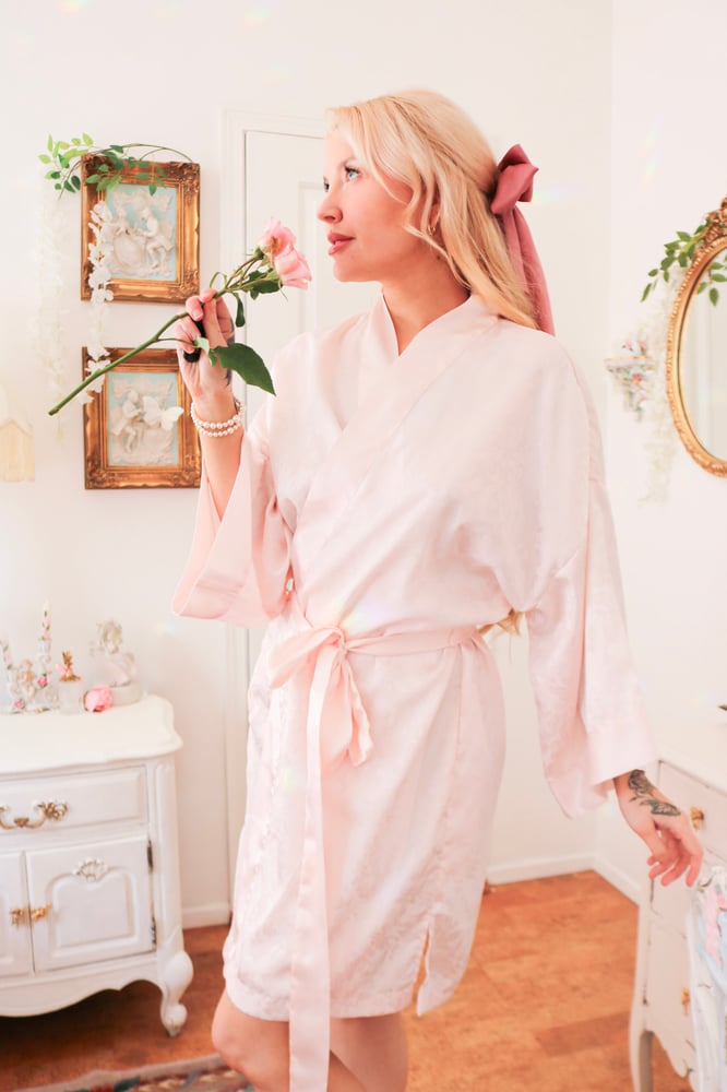 Image of Late 80s Sedu Pastel Pink Brocade Floral Robe (One Size)