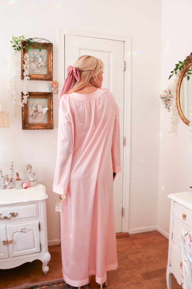 Image of Vintage NWTs 1980s Shadowline Pastel Pink Long Sleeve Nightgown (Medium)