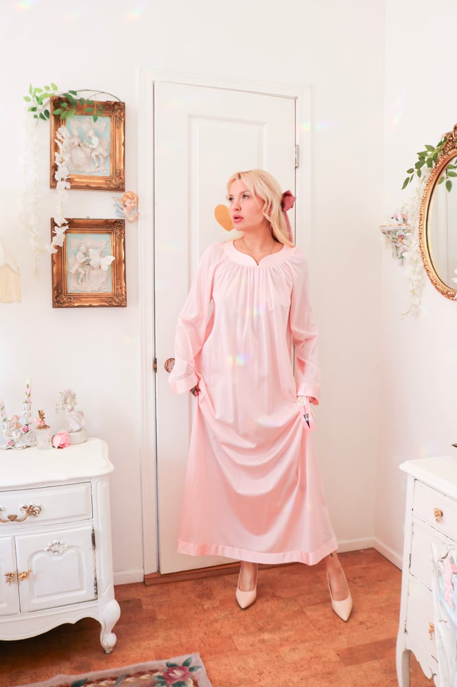 Image of Vintage NWTs 1980s Shadowline Pastel Pink Long Sleeve Nightgown (Medium)