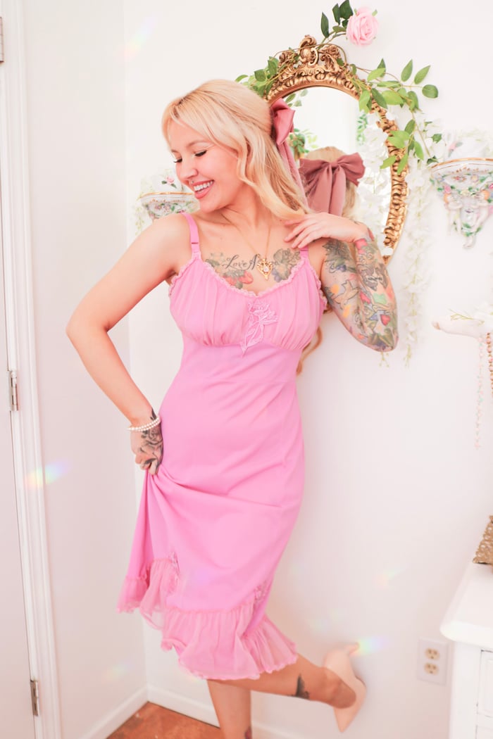 STUNNING 1970s Carol Brent Magenta Nightgown with Floral Applique (34 - Small)