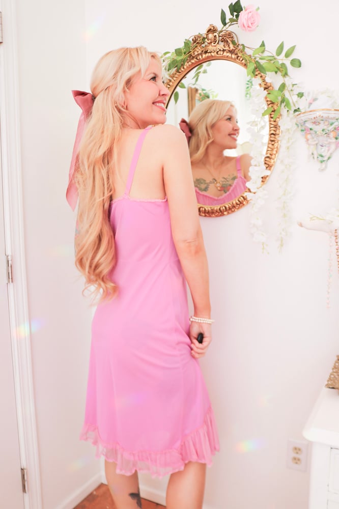 Image of STUNNING 1970s Carol Brent Magenta Nightgown with Floral Applique (34 - Small)
