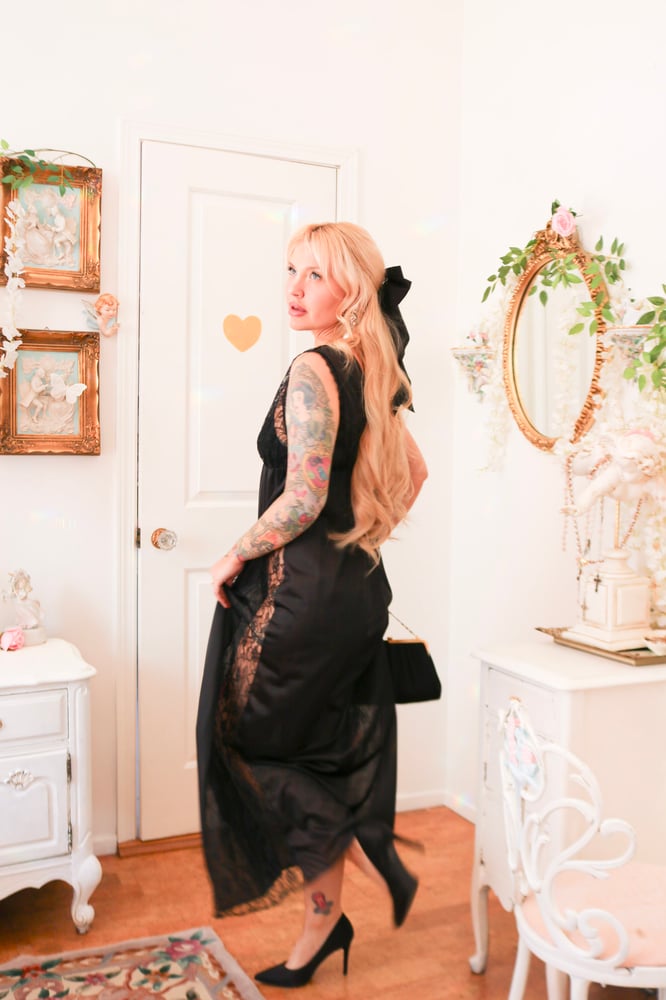 Image of Vintage 1970s ILGWU Black Floor Length Nightgown with Lace Details (Large)