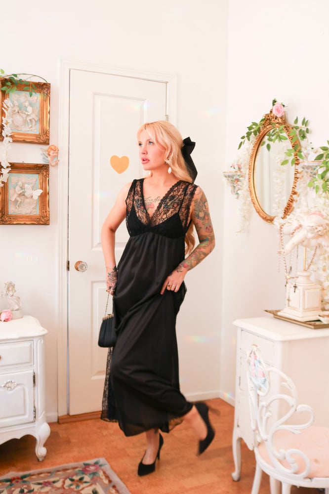 Image of Vintage 1970s ILGWU Black Floor Length Nightgown with Lace Details (Large)