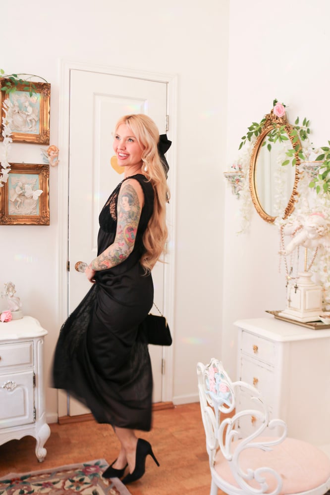 Image of Vintage 1970s ILGWU Black Floor Length Nightgown with Lace Details (Large)