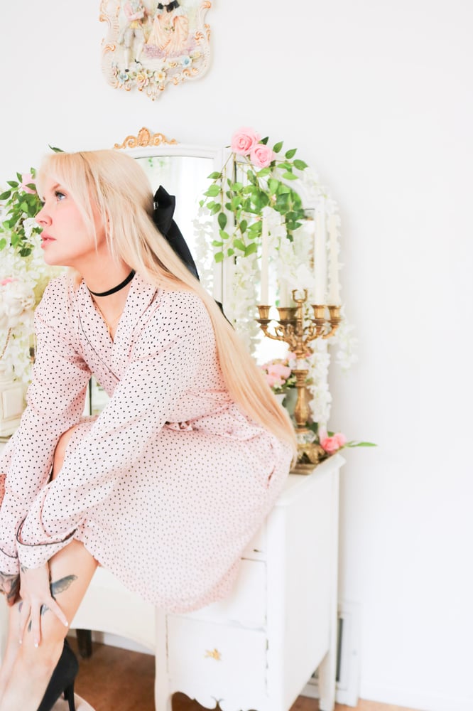 Image of 2000s Victoria's Secret 100% Silk Pink Polka Dot Robe (One Size)