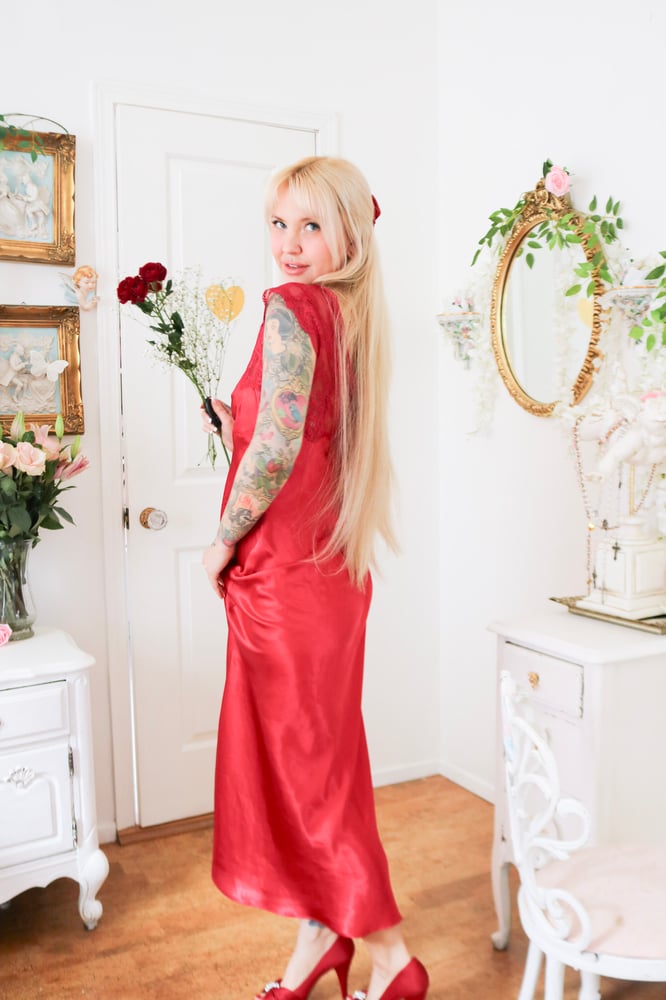 Image of 90s Gilligan O'Malley Cherry Red Nightgown With Floral Lace Details (Small)