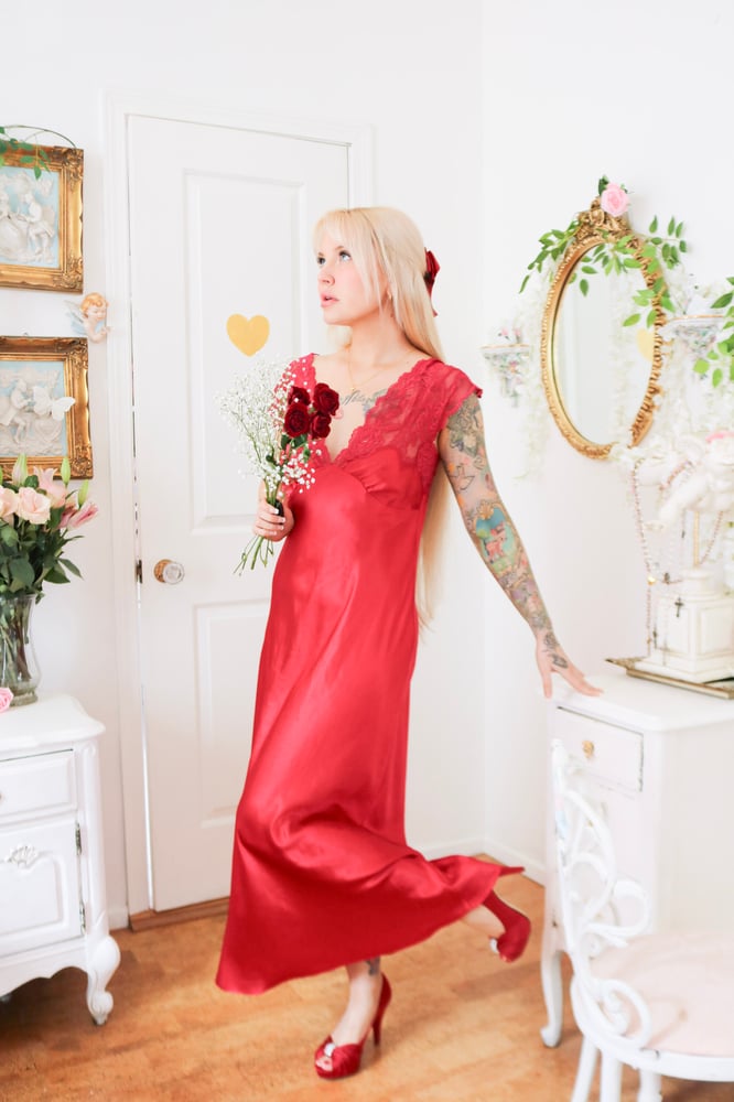 Image of 90s Gilligan O'Malley Cherry Red Nightgown With Floral Lace Details (Small)