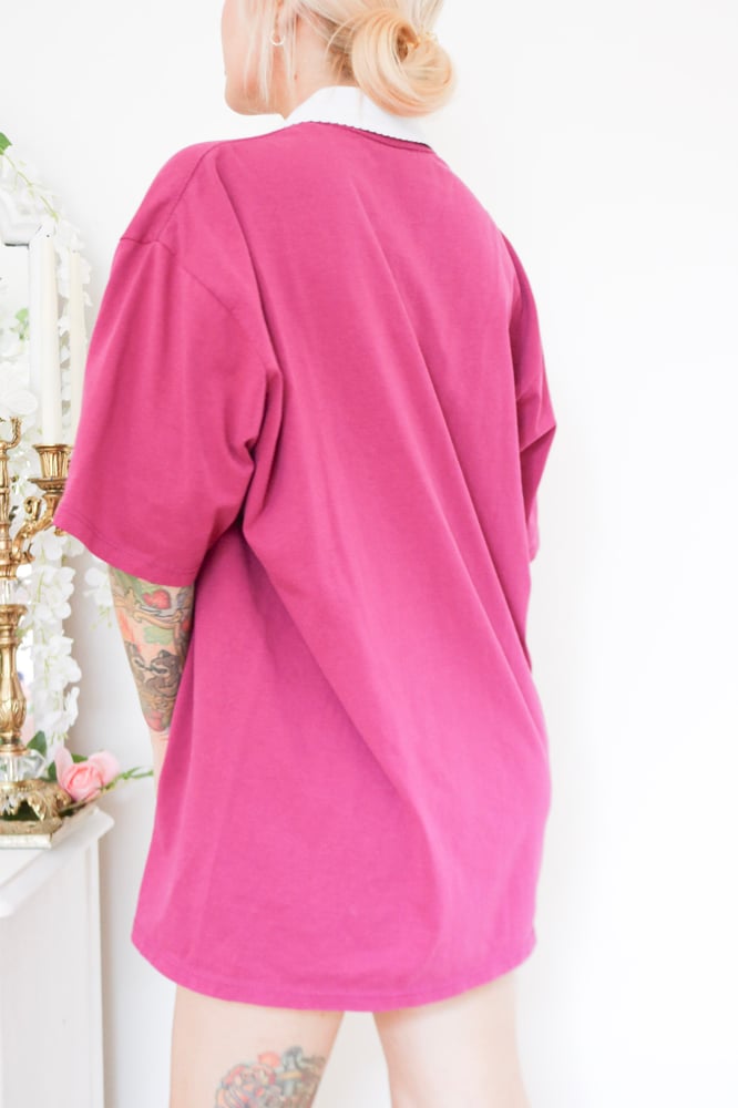 Image of 90s Cotton Grove Collard Magenta Puppy and Roses Oversized T shirt (XL)