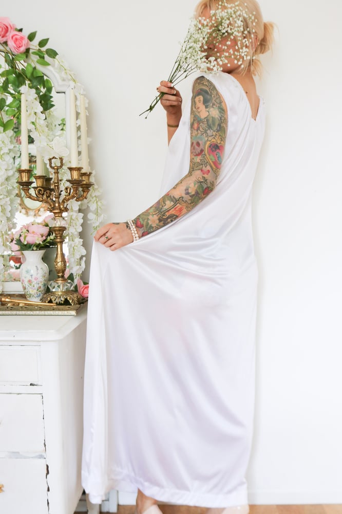 Image of White Angelic Nightgown with Lace Details (Large)