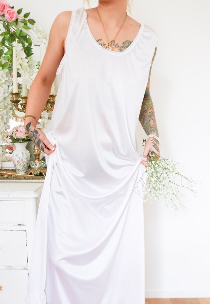 Image of White Angelic Nightgown with Lace Details (Large)