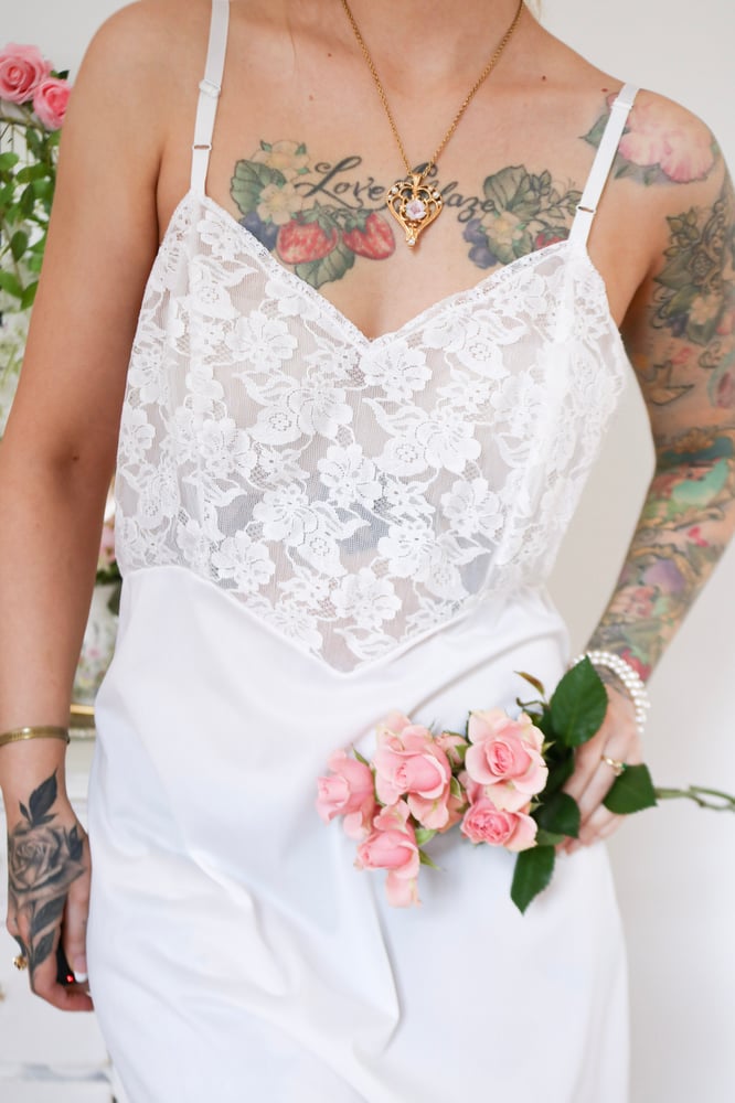 Image of Vintage 1970s Penneys White Slip with Floral Lace (38 - Medium)