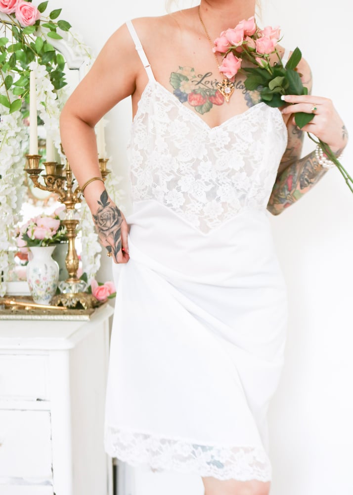 Image of Vintage 1970s Penneys White Slip with Floral Lace (38 - Medium)