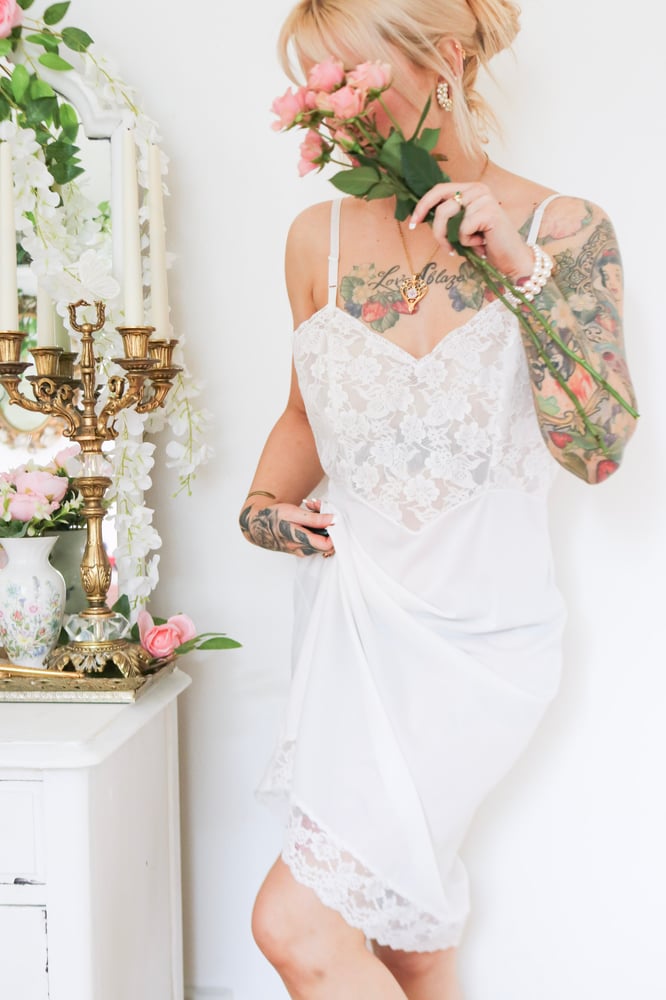 Image of Vintage 1970s Penneys White Slip with Floral Lace (38 - Medium)