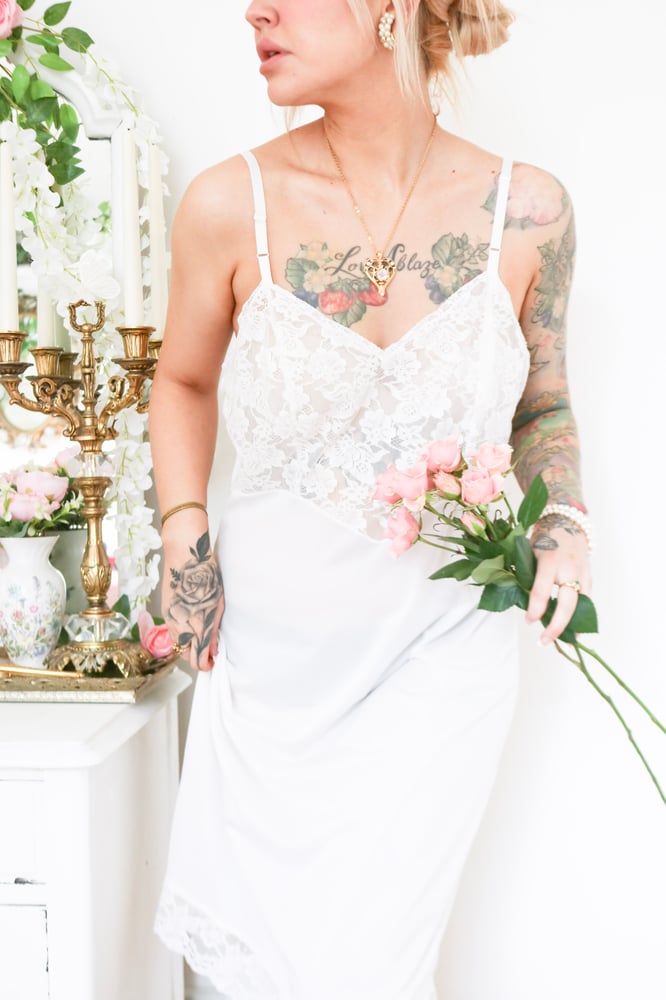Image of Vintage 1970s Penneys White Slip with Floral Lace (38 - Medium)