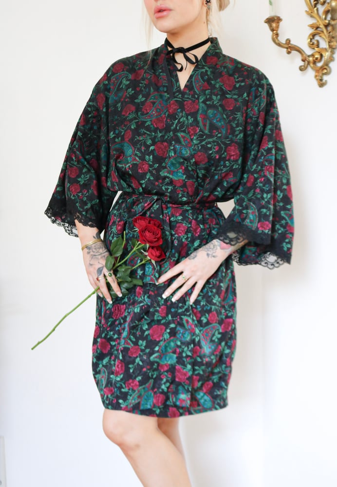 Image of 90s Delicates Rich Rose Robe With Lace Details (Medium)