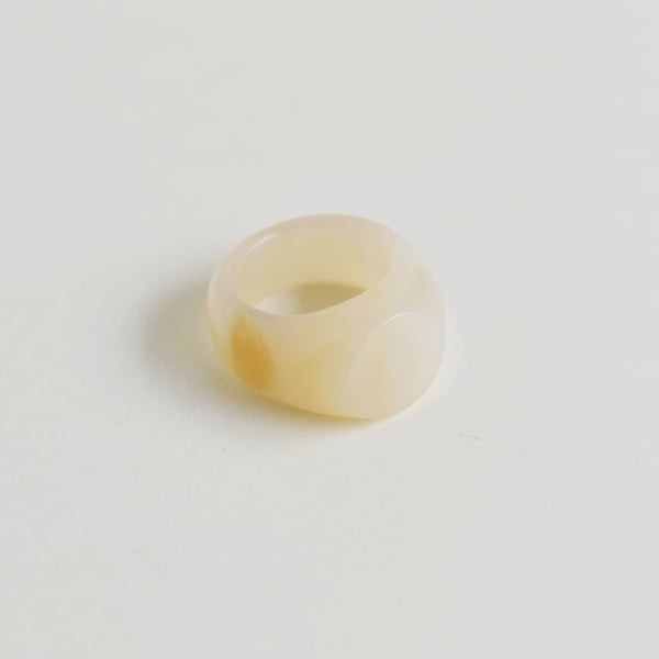 Image of Vietnam Light Brown Agate flat round face signet ring