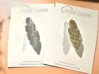 Image 2 of Broche plume paillettes
