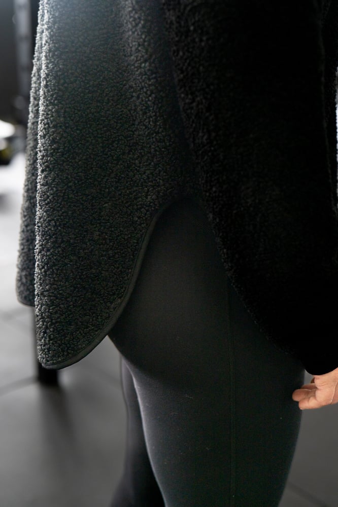 Image of WOMENS SHERPA FLEECE / BLACK 