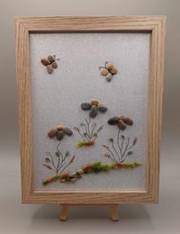 PEBBLE GARDEN FLOWER AND BUTTERFLY PICTURE ***FREE UK POSTAGE***