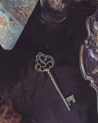 Image 3 of Vintage keys