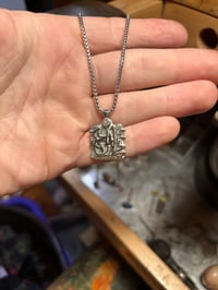 B4L pendant