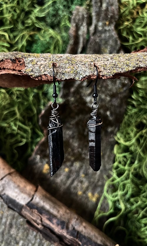 Image of SIMPLE BLACK CRYSTAL EARRINGS