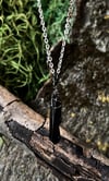 BLACK CRYSTAL SIMPLE NECKLACE