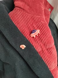 Image 2 of Broche Ovni en céramique