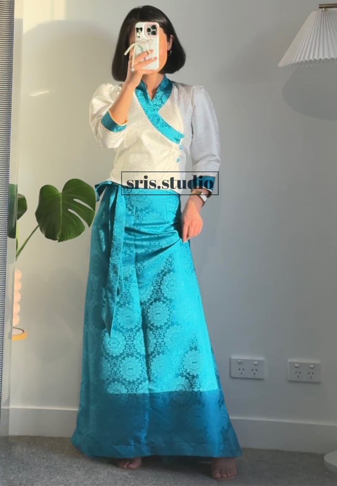 Image of WB Two Piece Bakhu set 