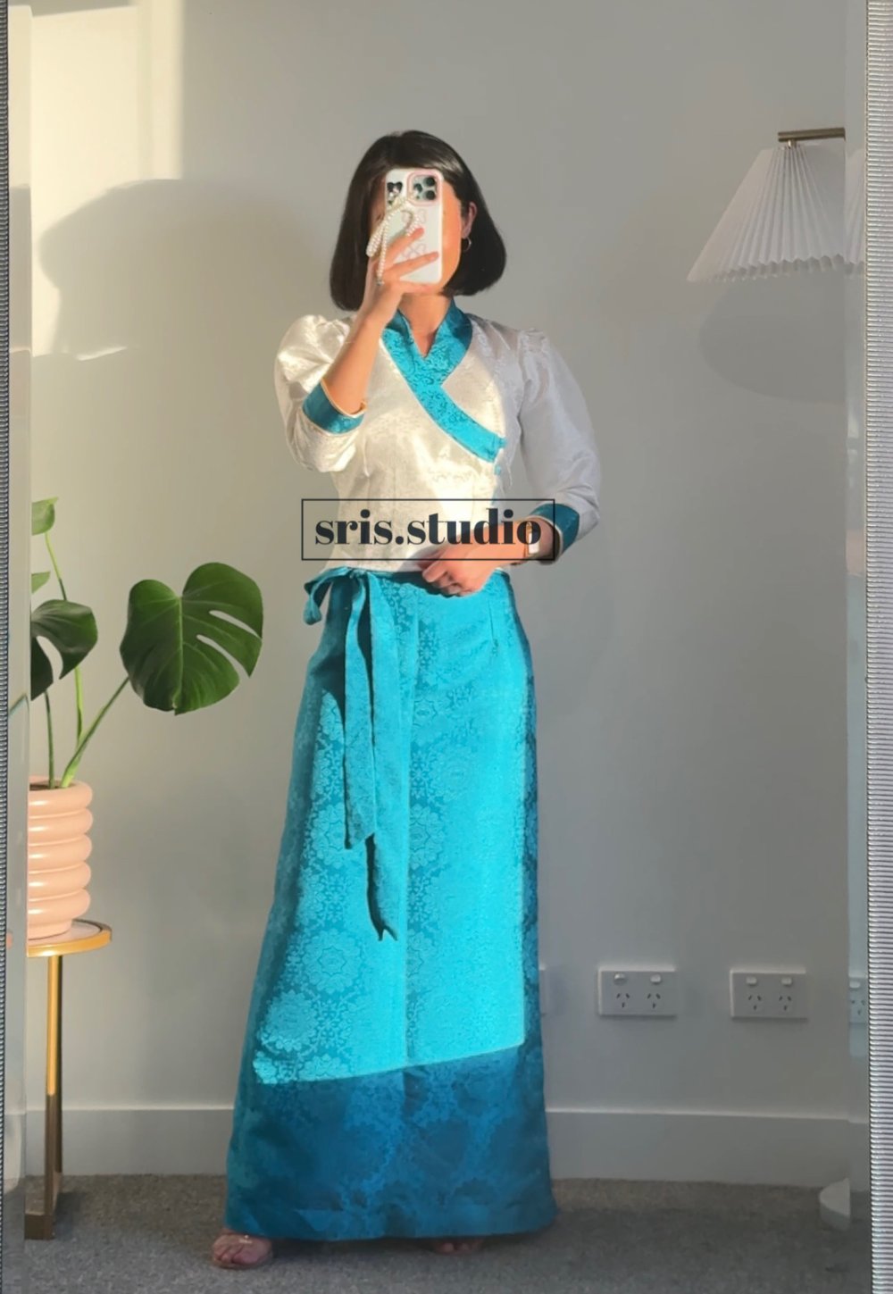 Image of WB Two Piece Bakhu set 