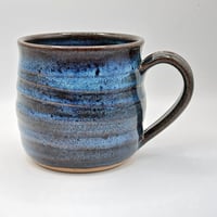 Image 2 of Chunky rippled mug. Blue