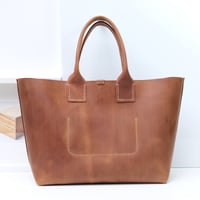 Image 3 of Giant Tote in vintage light brown