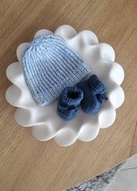 Image 1 of Bonnet mini Zag et chaussons Max PDF