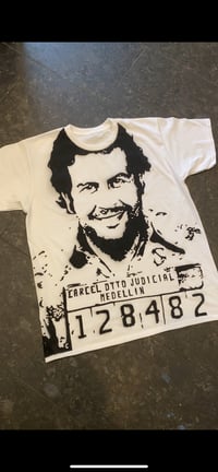 "MEDELLIN" airbrush tee